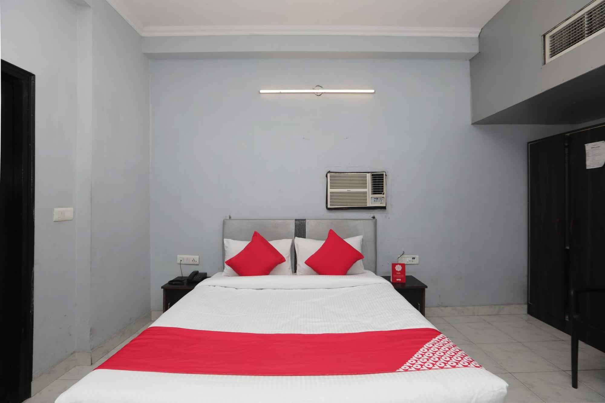 Super Hotel O Athithi Ghaziabad Esterno foto