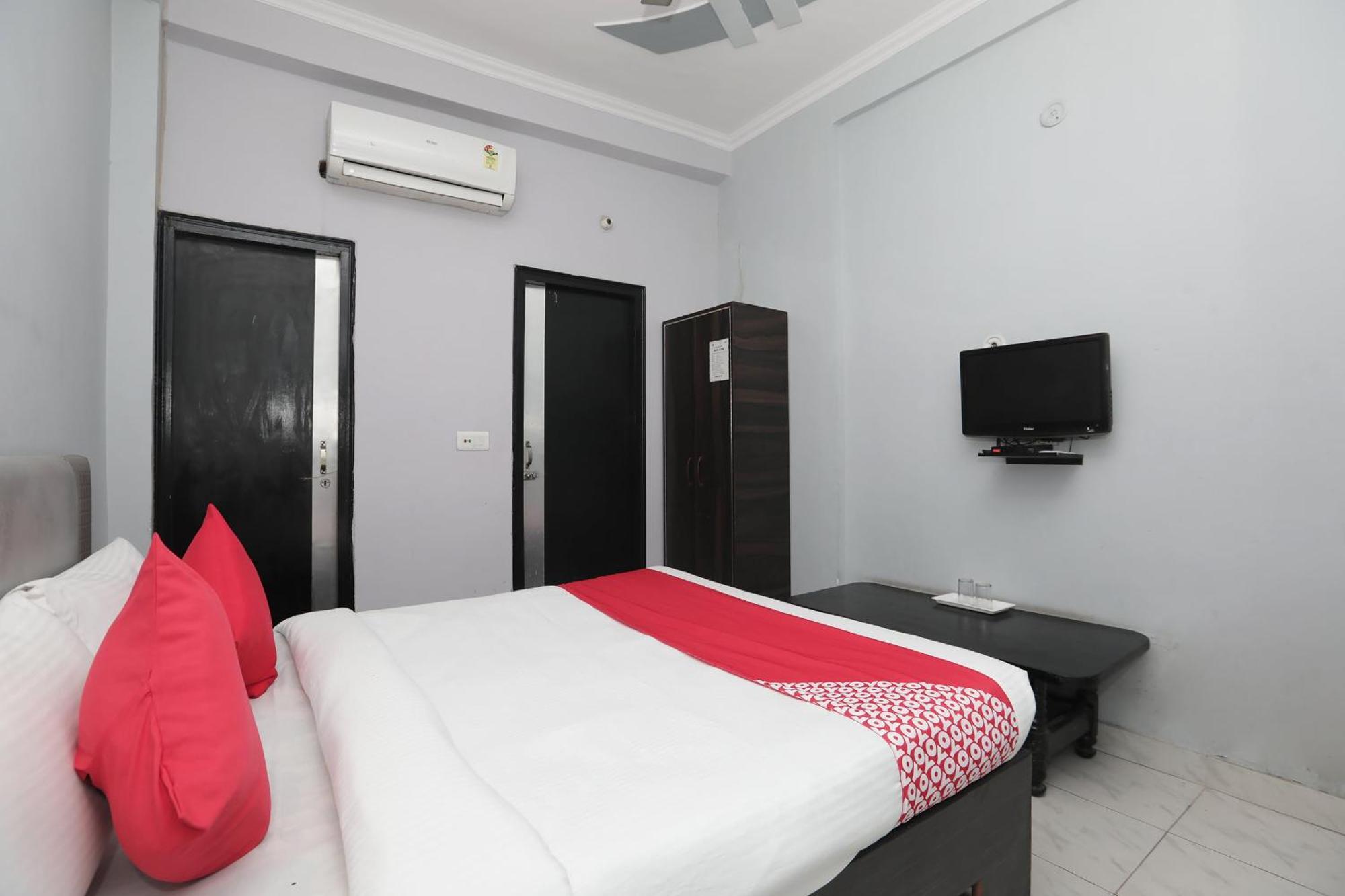 Super Hotel O Athithi Ghaziabad Esterno foto