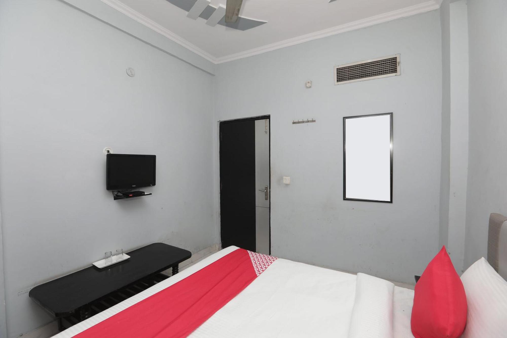 Super Hotel O Athithi Ghaziabad Esterno foto