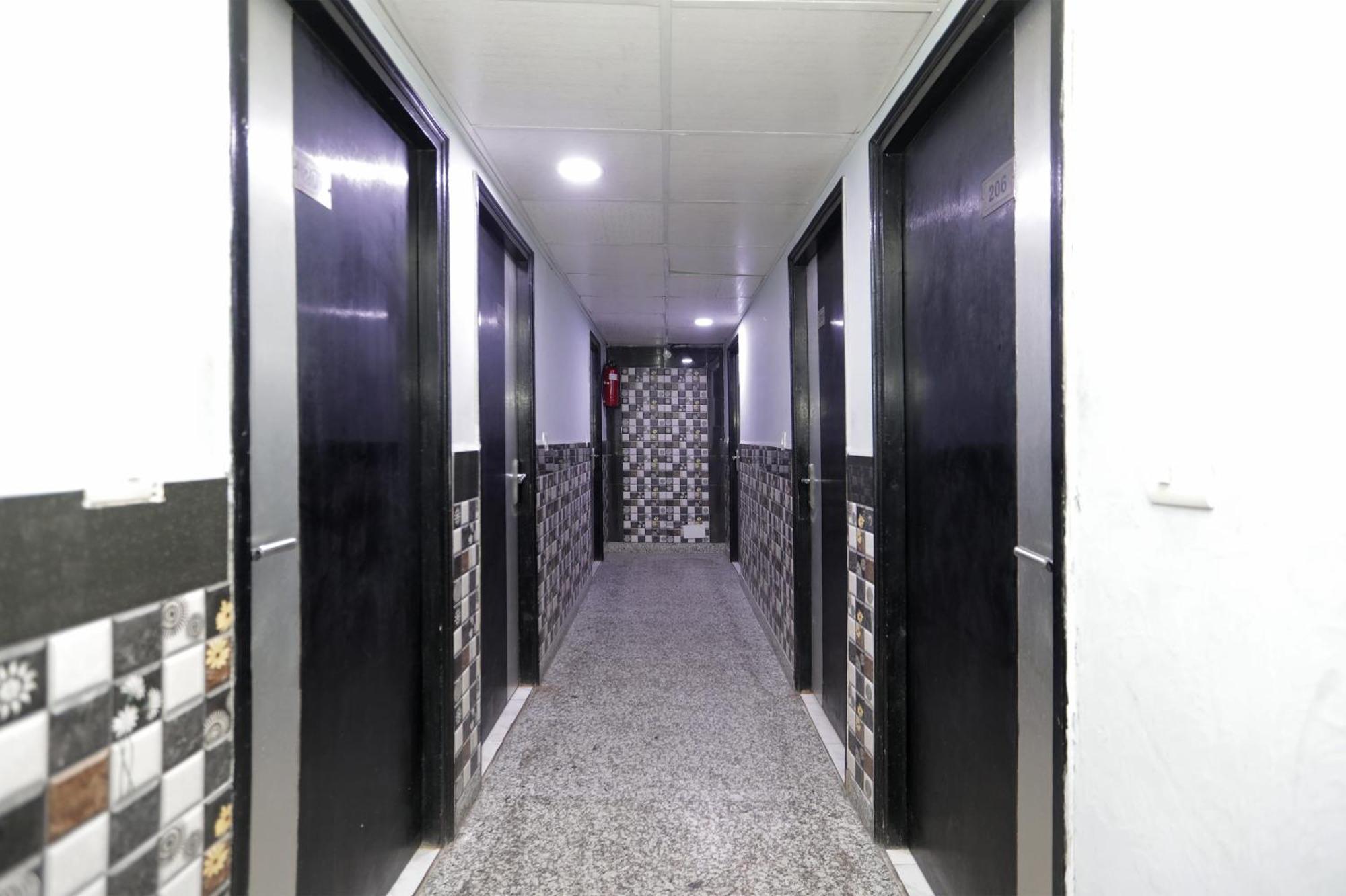 Super Hotel O Athithi Ghaziabad Esterno foto